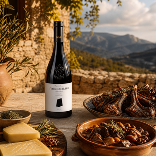 Finca El Serrano Monastrell 2021 con cordero, estofado y queso curado en Alicante